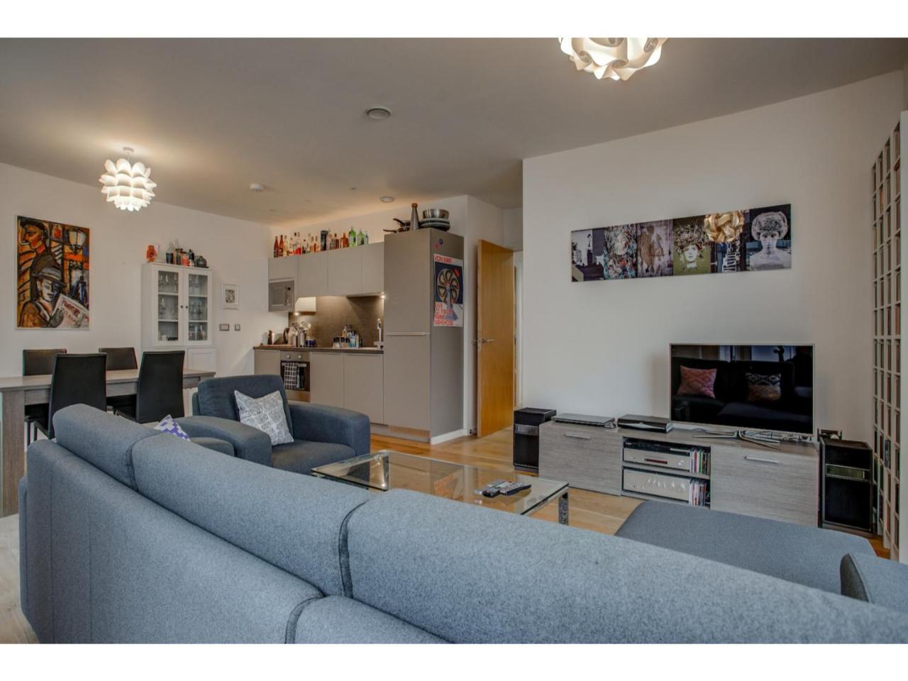 Stylish And Charming Apt For Up To 4, Manchester Apartment Exterior photo