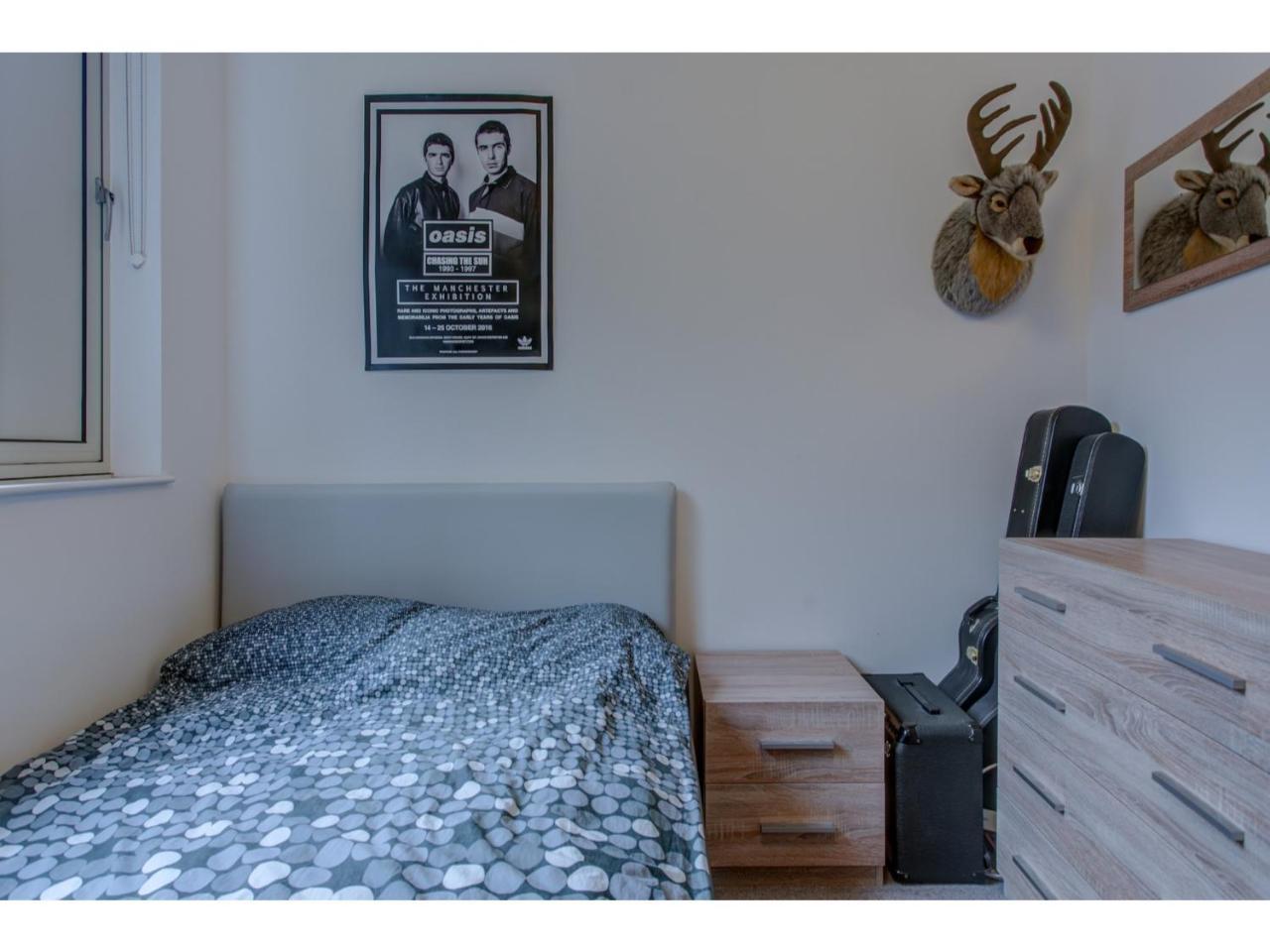 Stylish And Charming Apt For Up To 4, Manchester Apartment Exterior photo